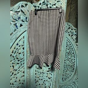 NYC Black and White Houndstooth Pencil Skirt